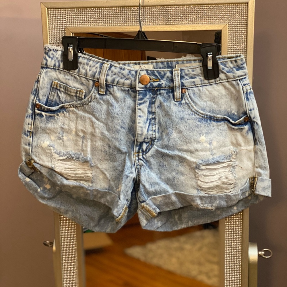 Cotton on mom jean shorts white wash size 6